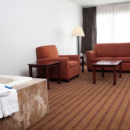 Express Inn & Suites 그린빌 외부 사진